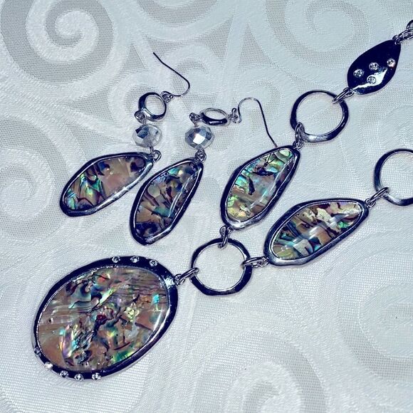 Erica Lyons adjustable abalone pendant necklace & drop earrings set - Picture 1 of 7